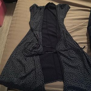 • Blue with white flowers dress  • Brand: brandy Melville • Made in Italy